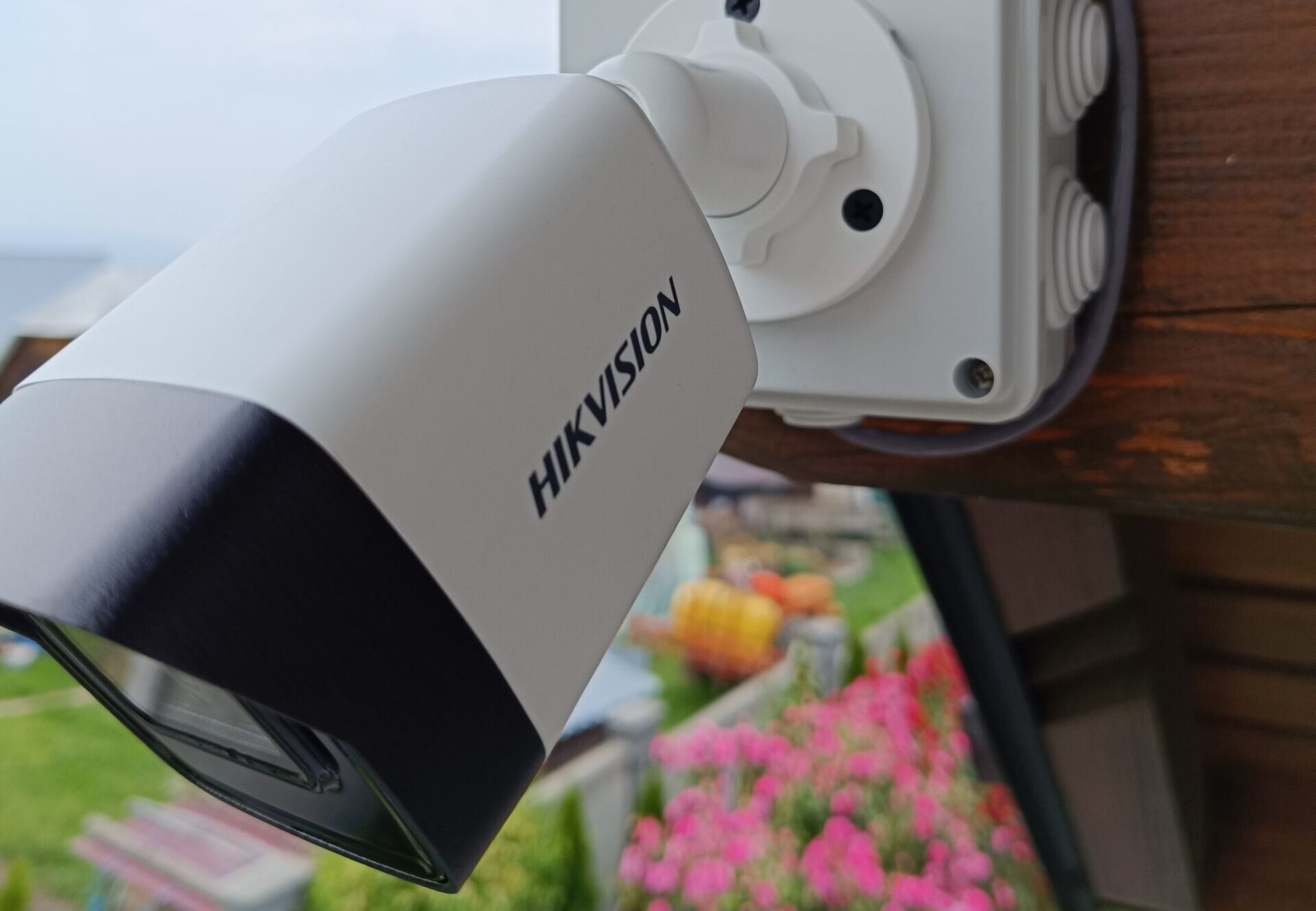 Cum să-ți protejezi casa în 2025 – fără să cheltui o avere