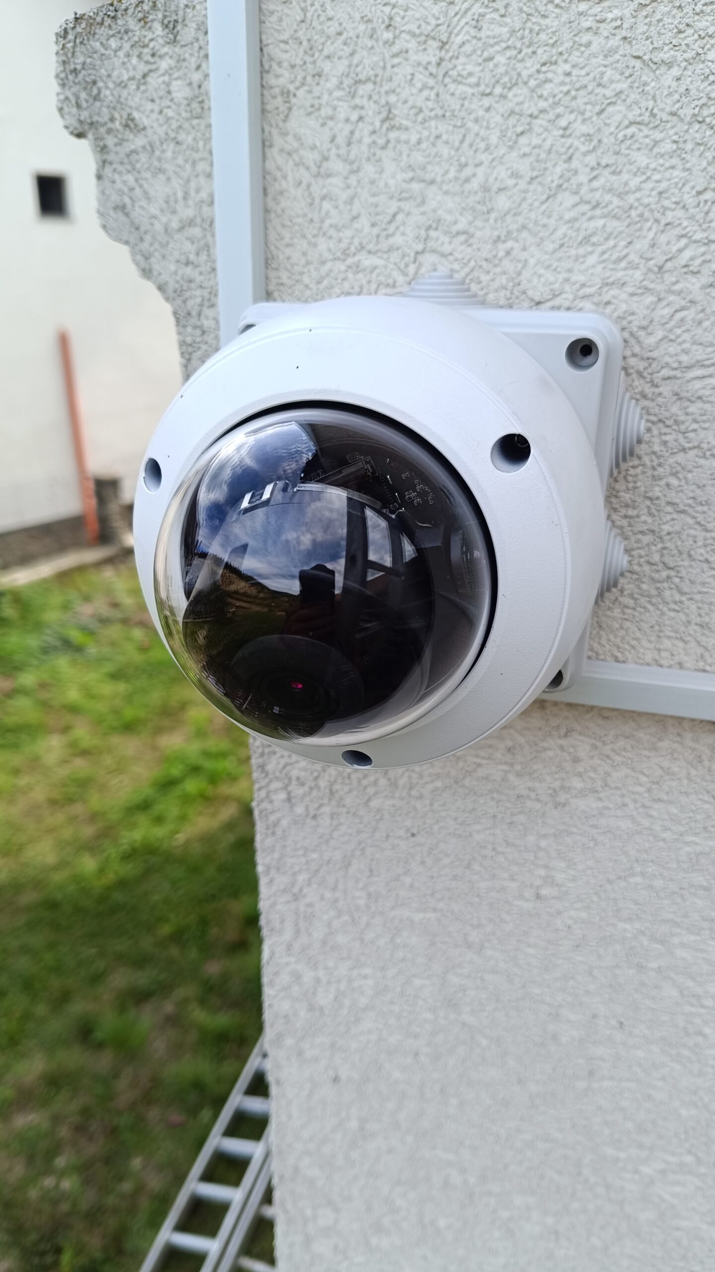 Montaj camere de supraveghere Hikvision în Mănăstirea Humorului, județul Suceava! 📹🛡️